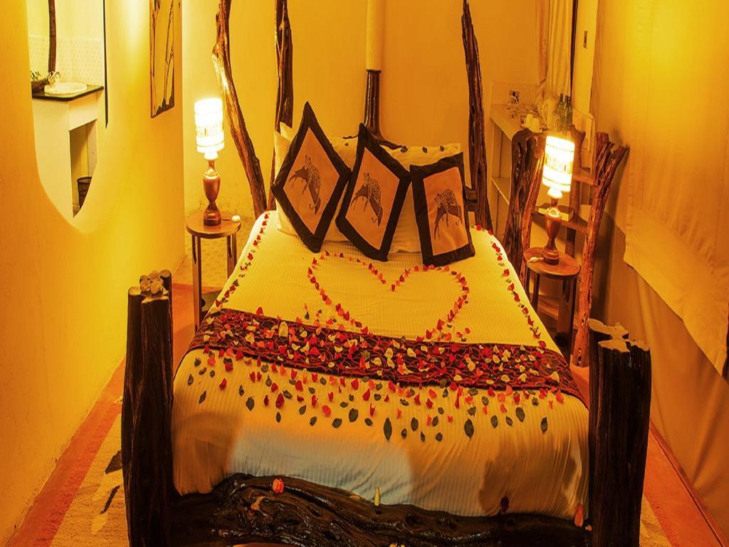 Crater Lake Tented Camp And Game Sanctuary Найваша Екстериор снимка