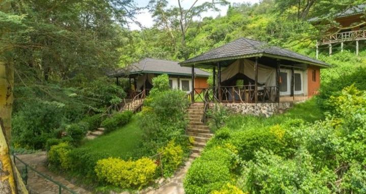 Crater Lake Tented Camp And Game Sanctuary Найваша Екстериор снимка